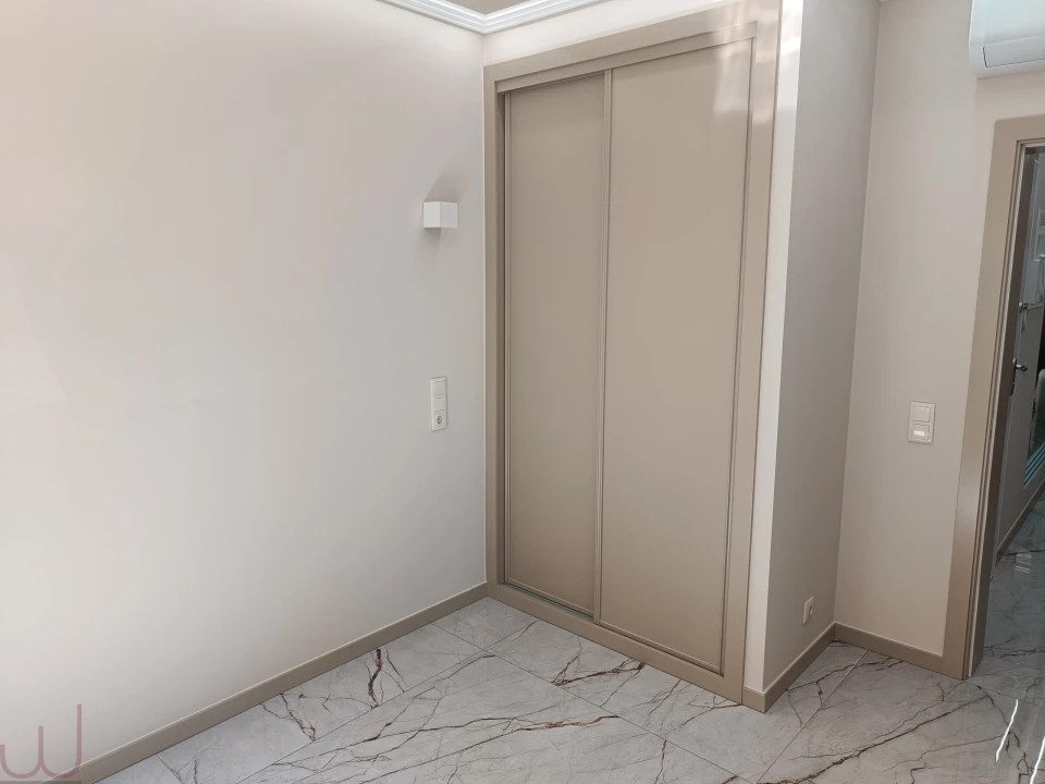 Apartamento T5 para Venda em Portimão Foto 3