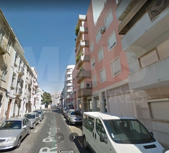 Loja para Arrendamento em Avenidas Novas Foto 3