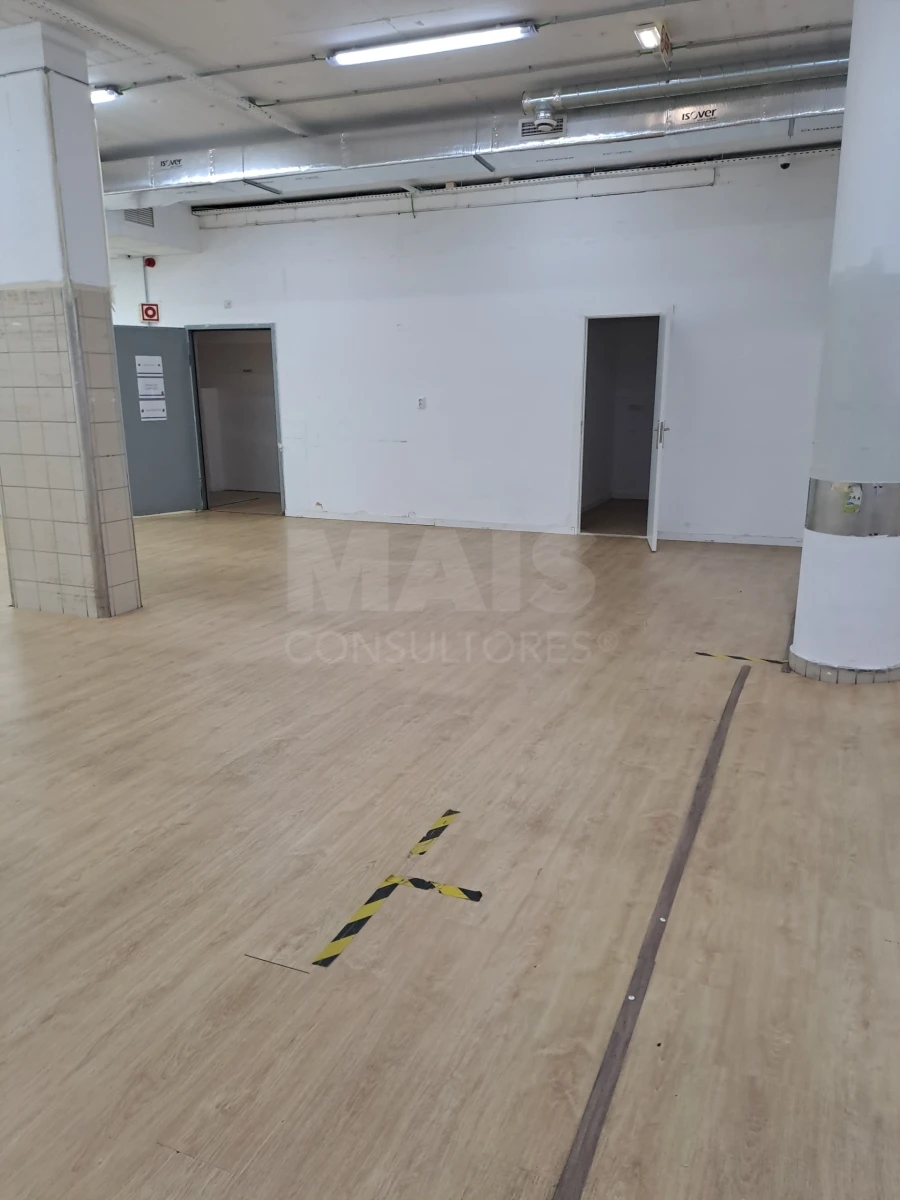 Loja para Arrendamento em Avenidas Novas Foto 11