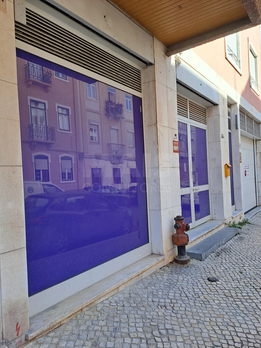 Loja para Arrendamento em Avenidas Novas Foto 2