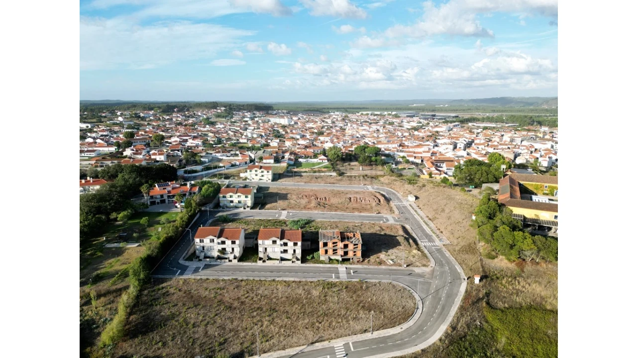 Terreno para Venda em Valado dos Frades Foto 6
