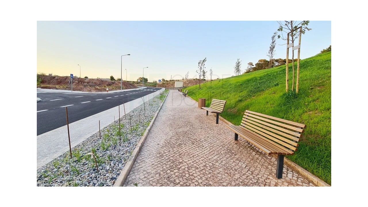 Terreno para Venda em Valado dos Frades Foto 3