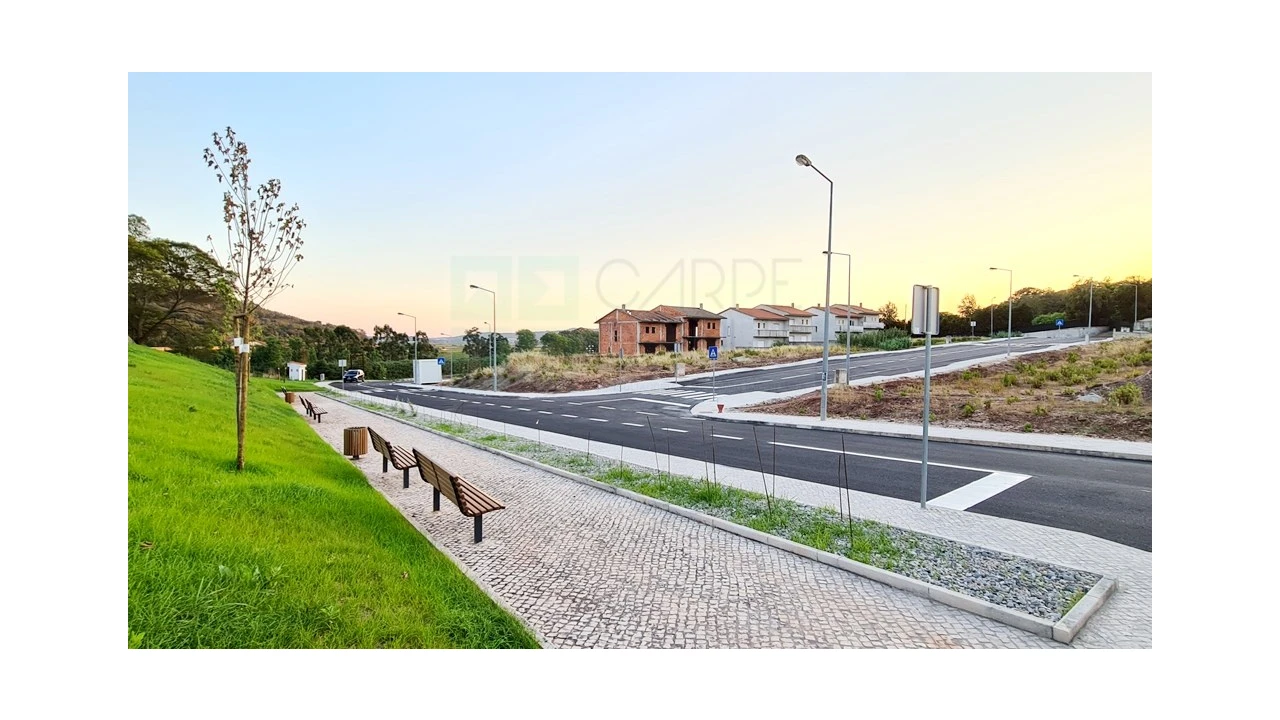 Terreno para Venda em Valado dos Frades Foto 4