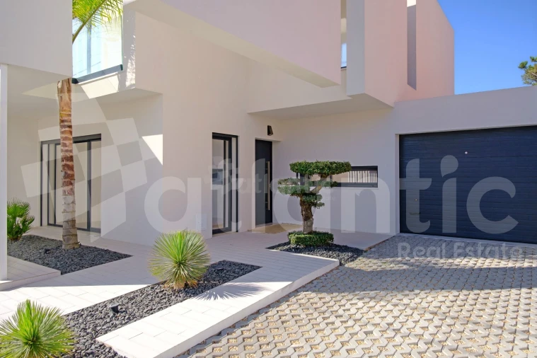 Moradia T4 para Venda em Charneca de Caparica e Sobreda Foto 5