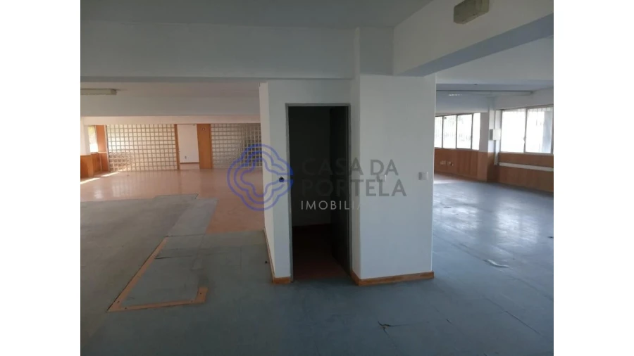 Escritório para Venda em Lordelo do Ouro e Massarelos Foto 19