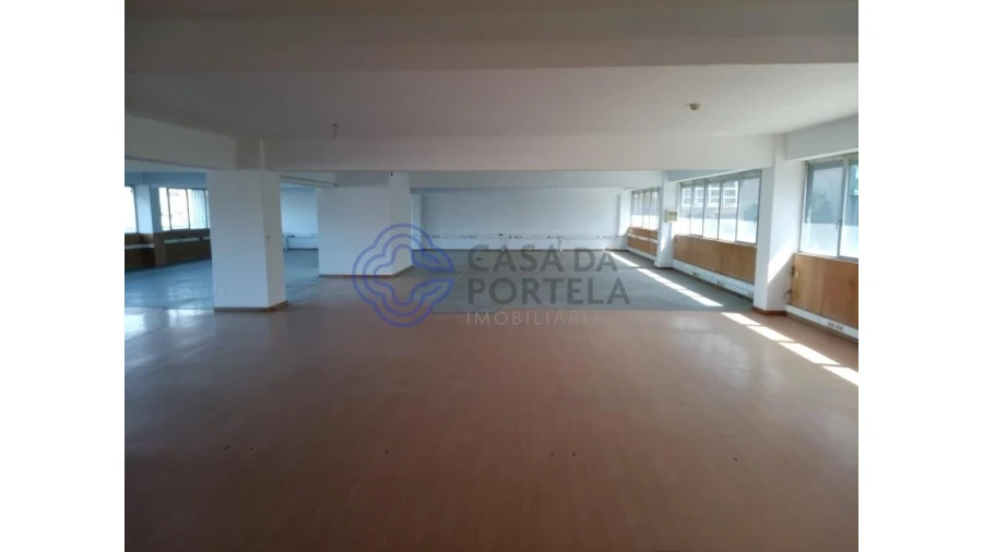 Escritório para Venda em Lordelo do Ouro e Massarelos Foto 10