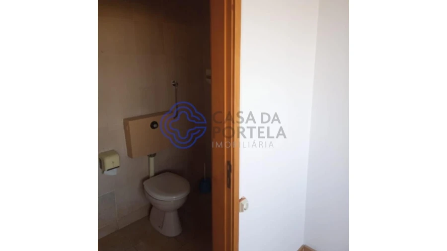 Escritório para Venda em Lordelo do Ouro e Massarelos Foto 21
