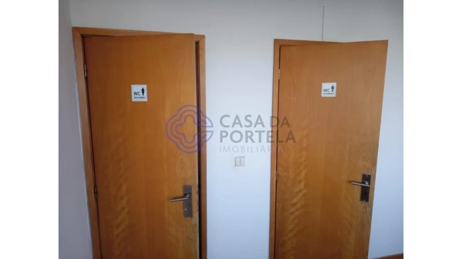 Escritório para Venda em Lordelo do Ouro e Massarelos Foto 8