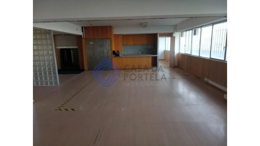 Escritório para Venda em Lordelo do Ouro e Massarelos Foto 16