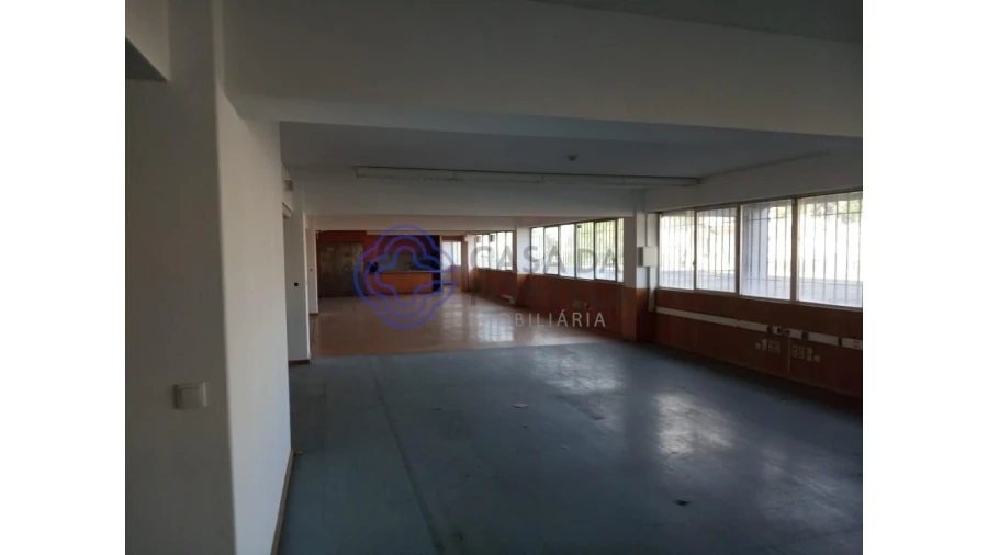 Escritório para Venda em Lordelo do Ouro e Massarelos Foto 17