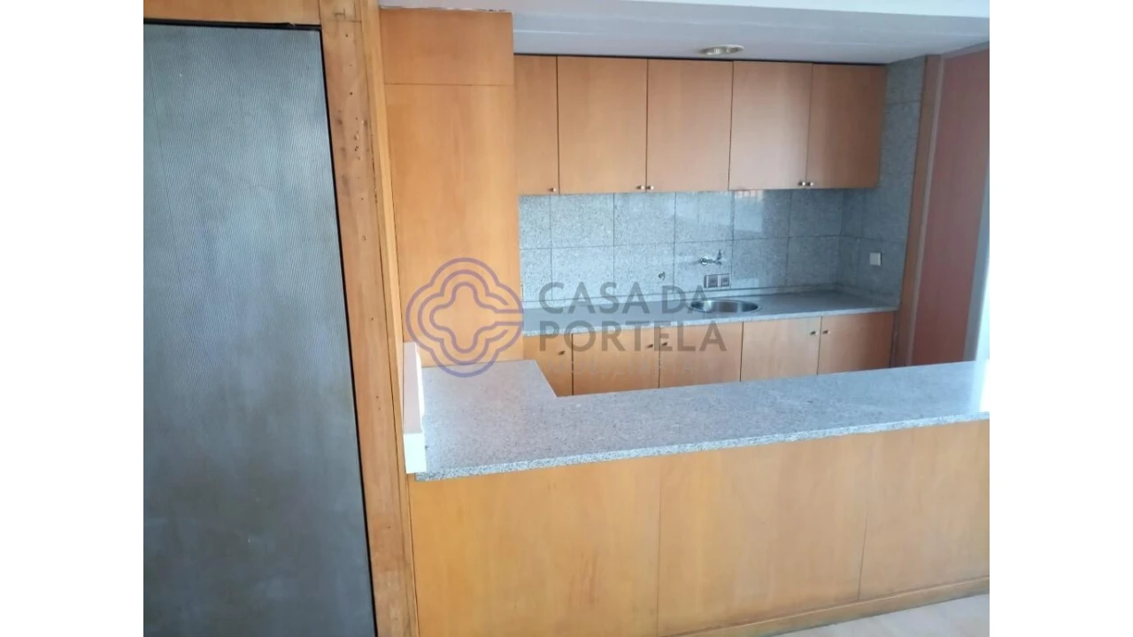 Escritório para Venda em Lordelo do Ouro e Massarelos Foto 5