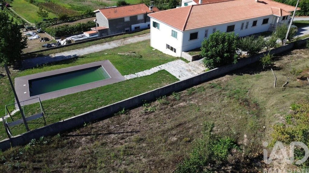 Moradia T4 para Venda em Vila Marim Foto 1