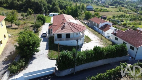 Moradia T4 para Venda em Vila Marim