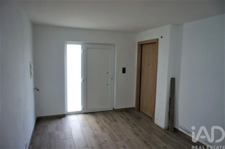 Moradia T4 para Venda em Vila Marim Foto 5