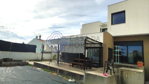 Moradia T3 para Venda em São João da Madeira