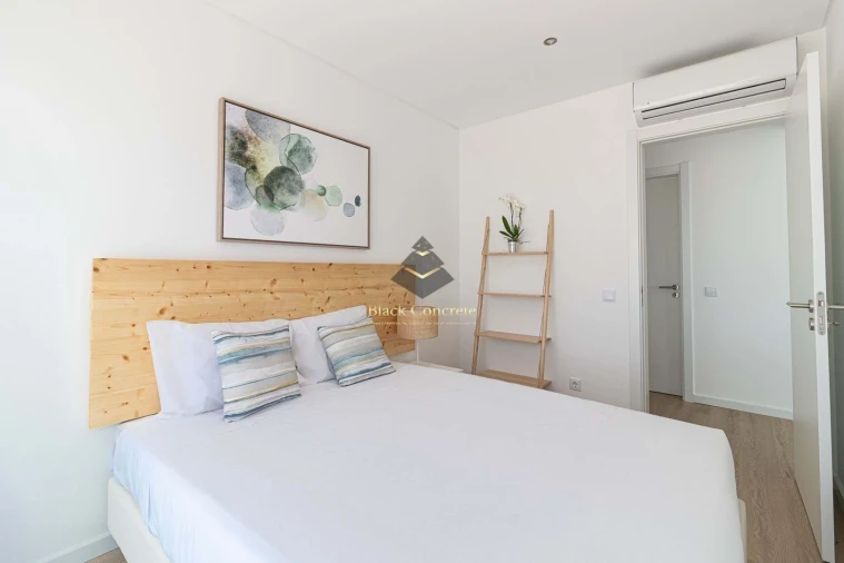 Apartamento T2 para Venda em Estômbar e Parchal Foto 9