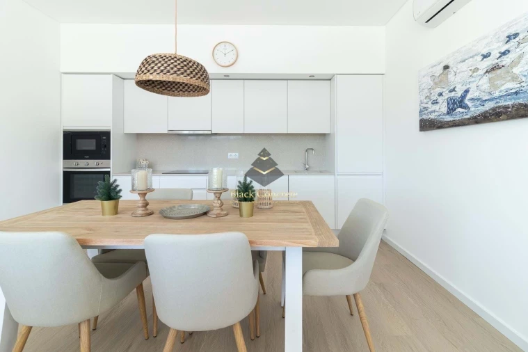 Apartamento T2 para Venda em Estômbar e Parchal Foto 13
