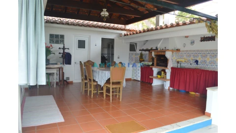 Moradia T6 para Venda em Nossa Sra de Fatima