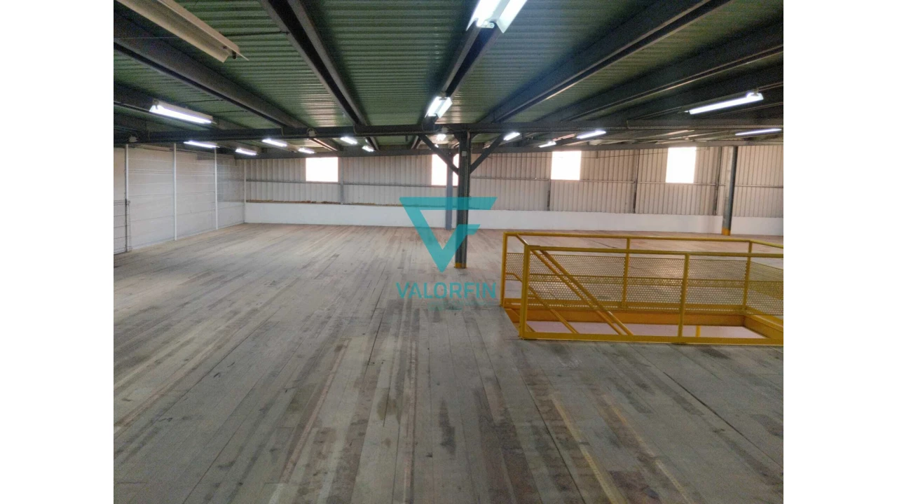 Armazém para Venda em Marinha Grande Foto 4