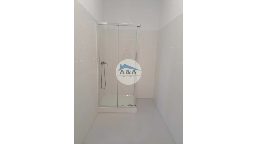 Armazém para Arrendamento em Porto de Mós - São João Baptista e São Pedro Foto 8