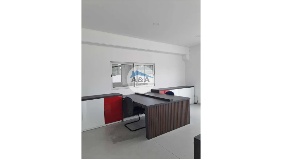 Armazém para Arrendamento em Porto de Mós - São João Baptista e São Pedro Foto 16