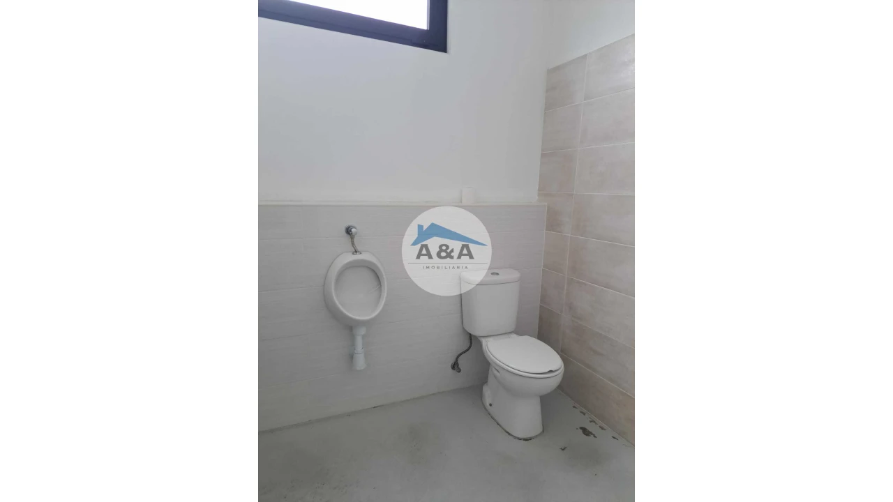 Armazém para Arrendamento em Porto de Mós - São João Baptista e São Pedro Foto 10