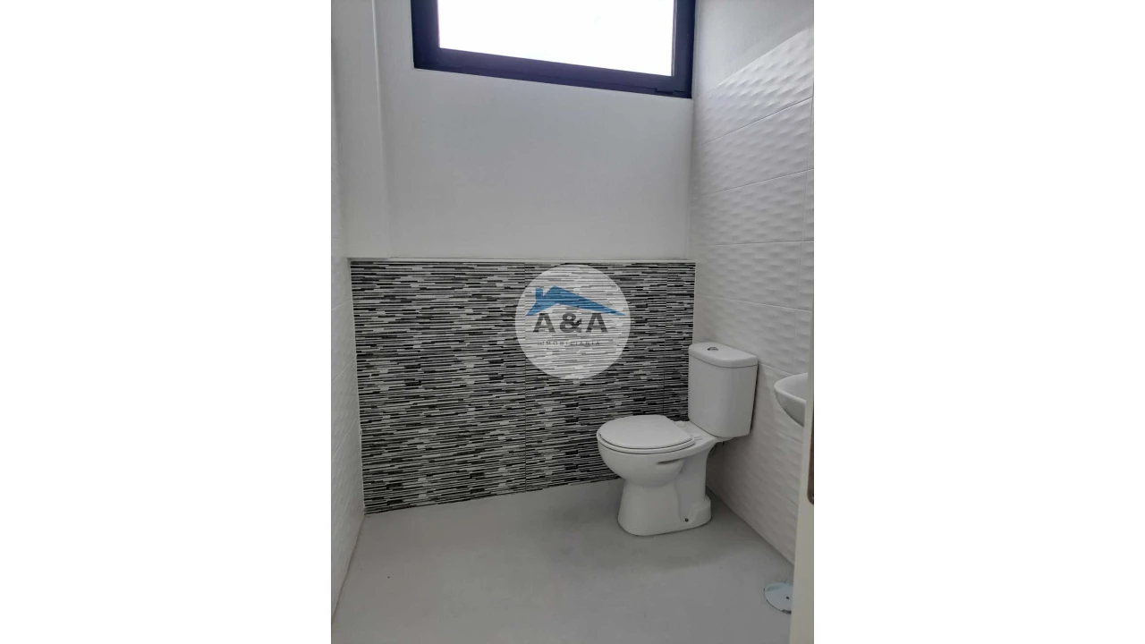 Armazém para Arrendamento em Porto de Mós - São João Baptista e São Pedro Foto 12