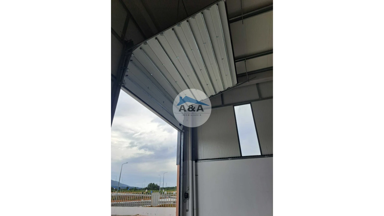 Armazém para Arrendamento em Porto de Mós - São João Baptista e São Pedro Foto 19