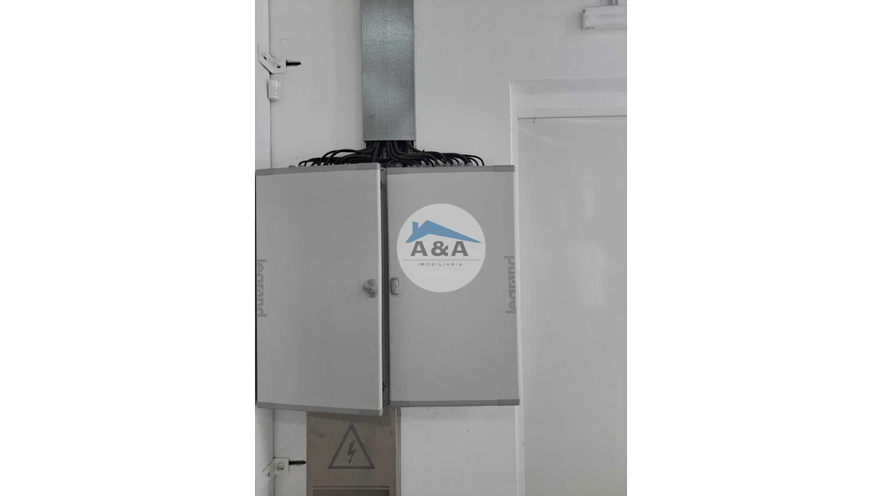 Armazém para Arrendamento em Porto de Mós - São João Baptista e São Pedro Foto 18