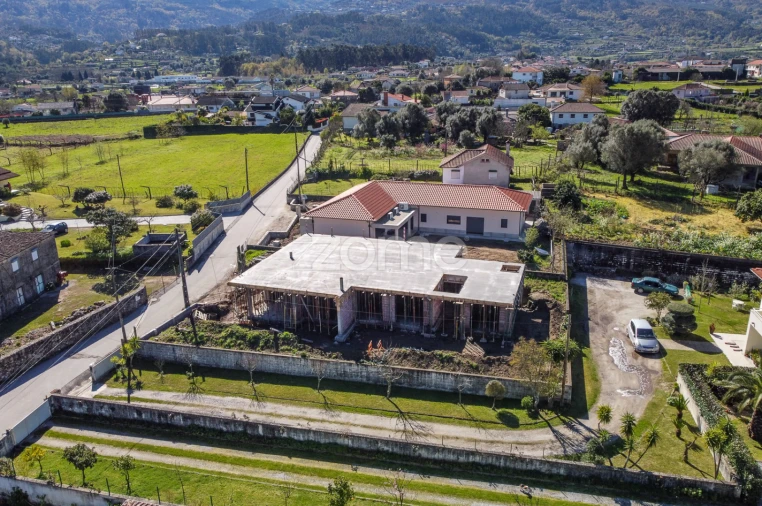 Moradia T3 para Venda em Gandra Foto 1