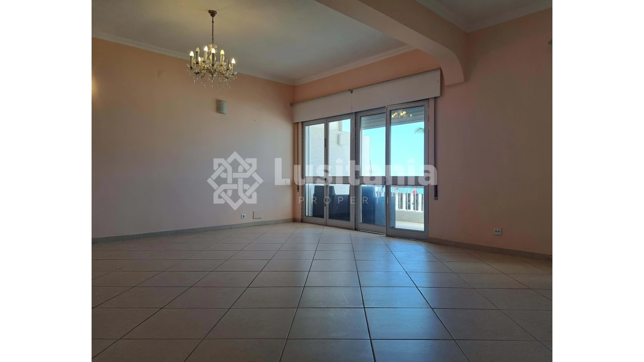 Apartamento T2 para Venda em Quarteira Foto 35