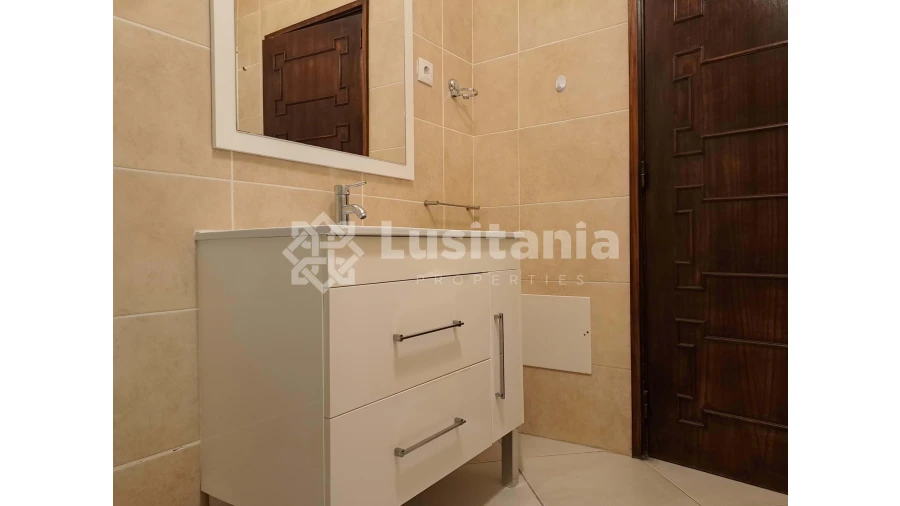 Apartamento T2 para Venda em Quarteira Foto 8