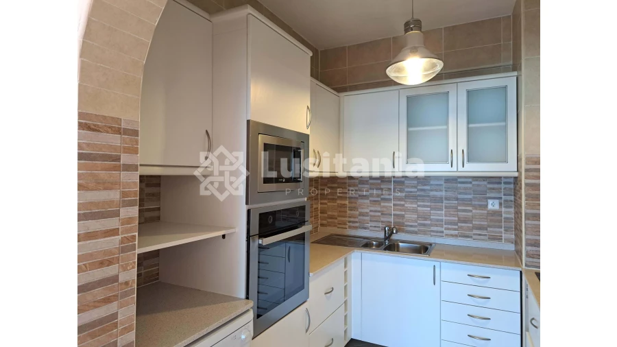 Apartamento T2 para Venda em Quarteira Foto 6