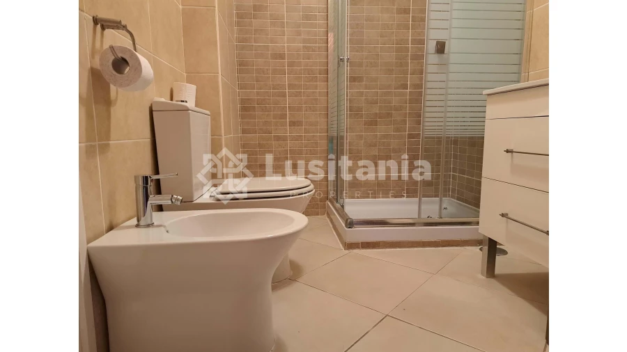 Apartamento T2 para Venda em Quarteira Foto 4