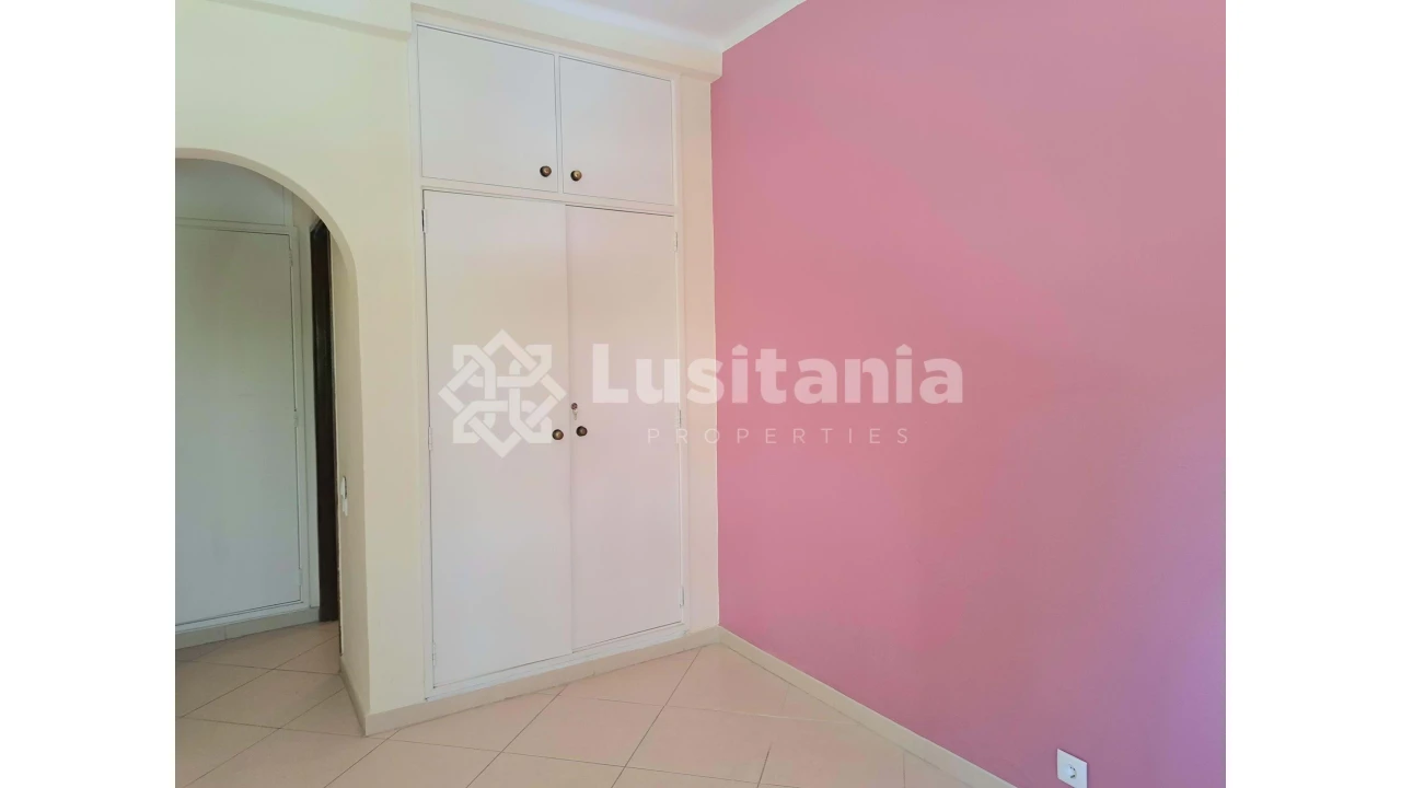 Apartamento T2 para Venda em Quarteira Foto 23