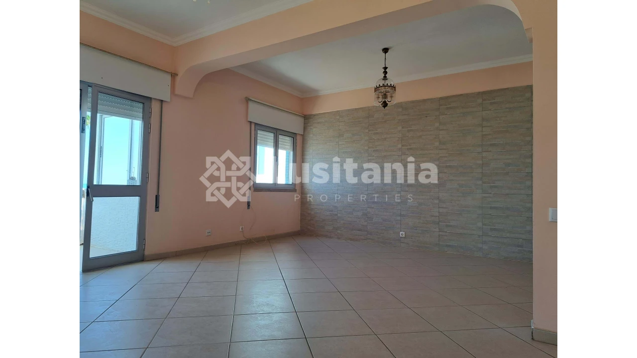 Apartamento T2 para Venda em Quarteira Foto 32