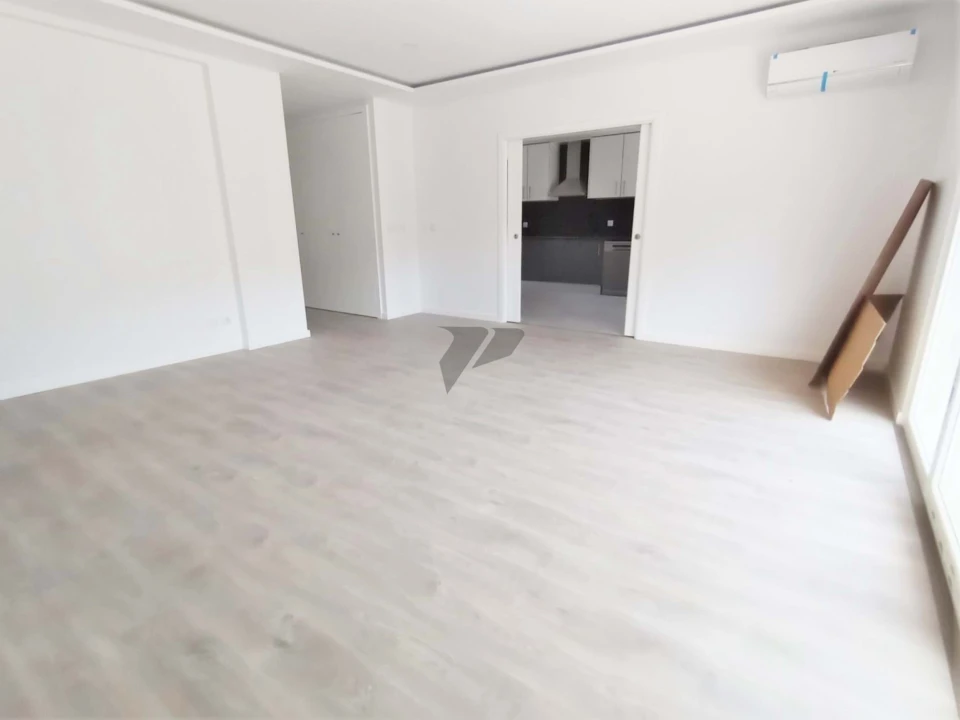 Apartamento T2 para Venda em Seixal Foto 3