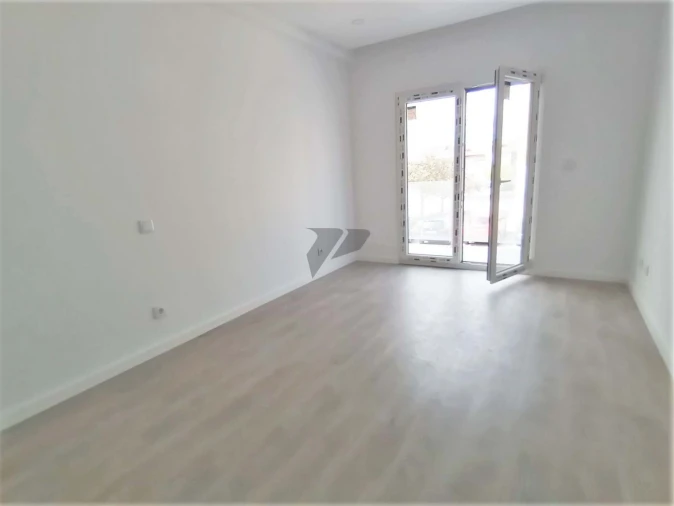 Apartamento T2 para Venda em Seixal Foto 10