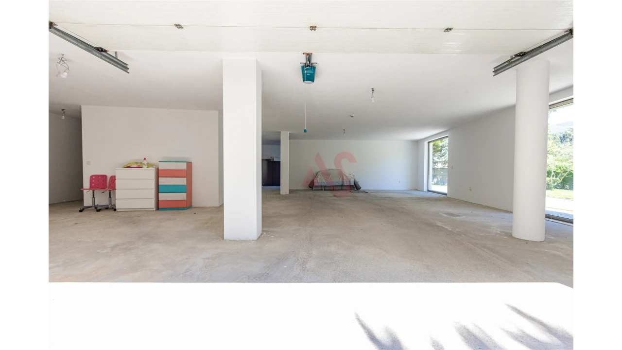 Moradia T4 para Venda em Teixeira e Teixeiró Foto 36