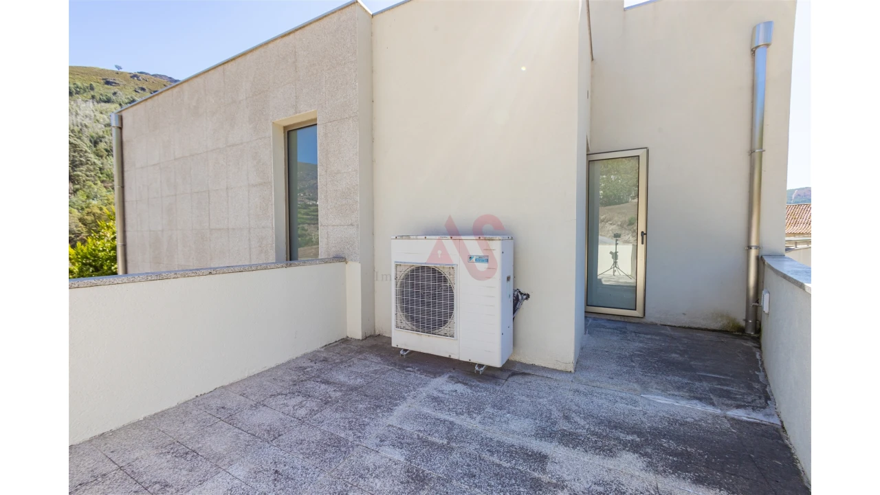 Moradia T4 para Venda em Teixeira e Teixeiró Foto 21