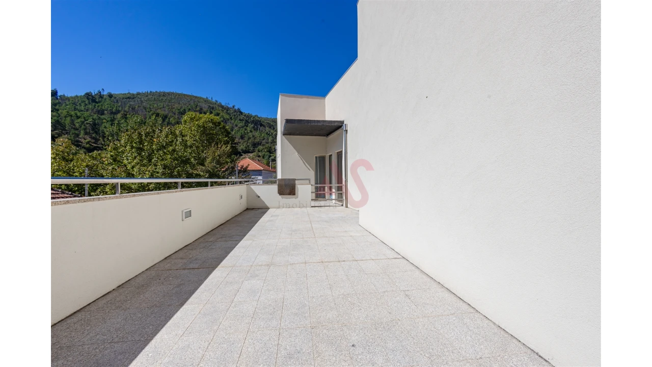 Moradia T4 para Venda em Teixeira e Teixeiró Foto 22