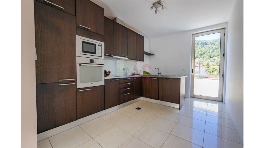 Moradia T4 para Venda em Teixeira e Teixeiró Foto 9