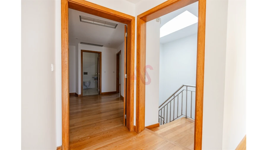 Moradia T4 para Venda em Teixeira e Teixeiró Foto 11