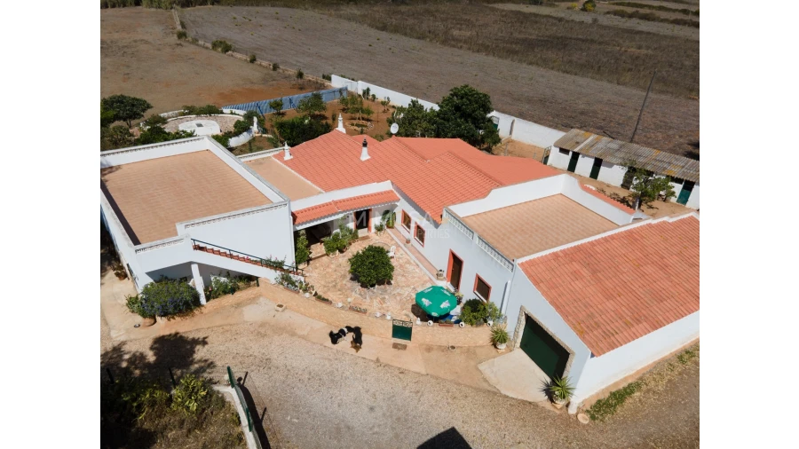 Quinta T3 para Venda em Luz Foto 1