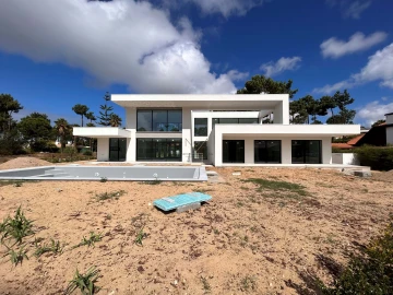 Moradia T5 para Venda em Charneca de Caparica e Sobreda