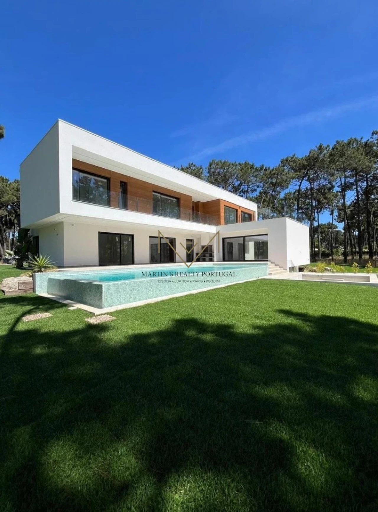 Moradia T5 para Venda em Charneca de Caparica e Sobreda Foto 1