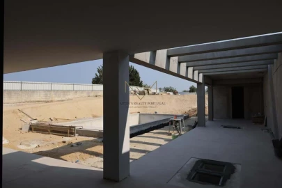 Moradia T4 para Venda em Charneca de Caparica e Sobreda