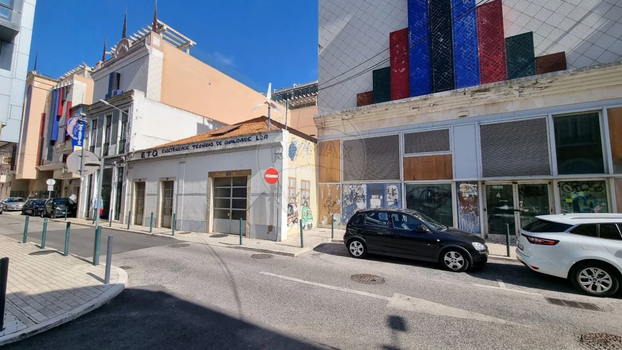 Armazém para Venda em Vila Franca de Xira Foto 4