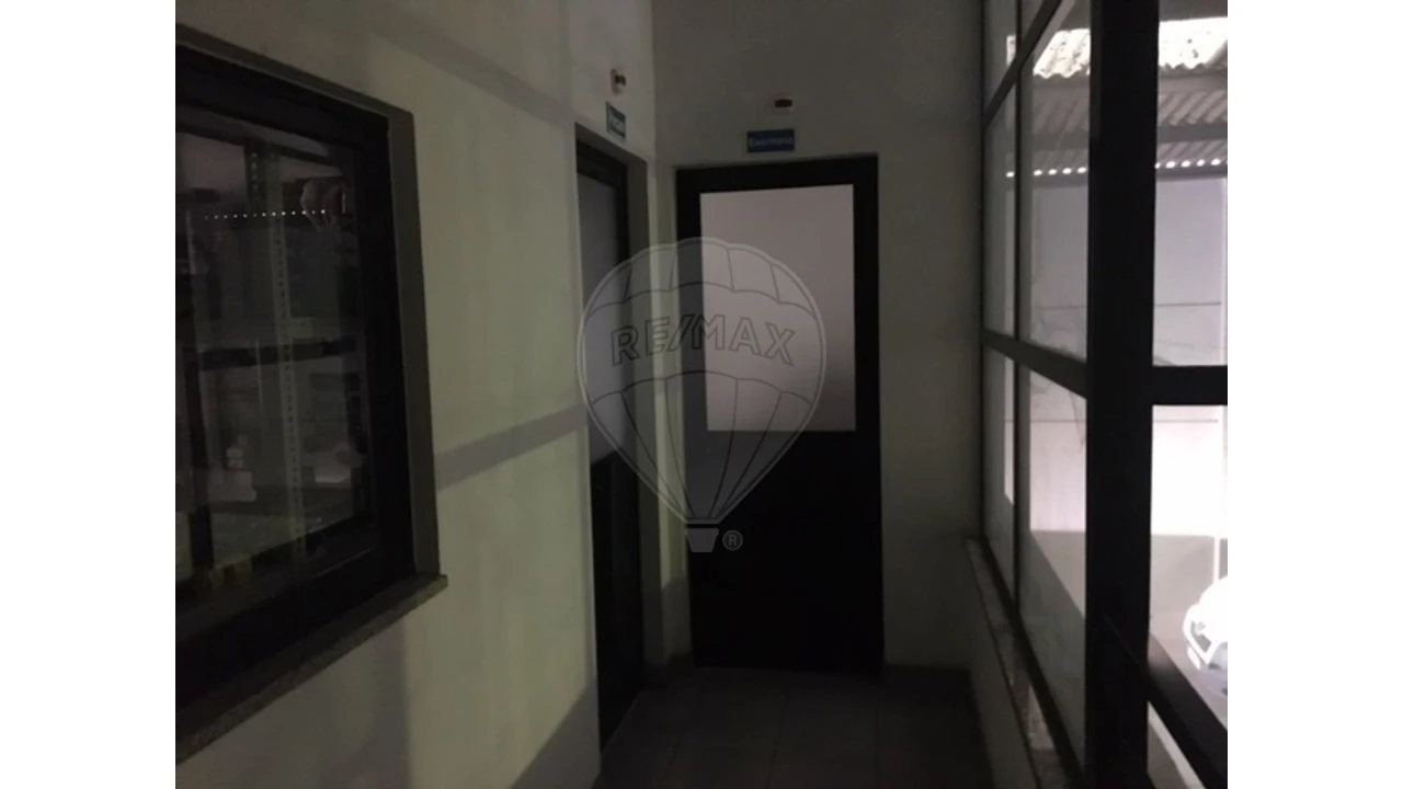 Armazém para Venda em Silvalde Foto 15