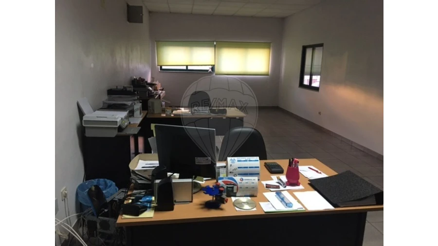 Armazém para Venda em Silvalde Foto 19